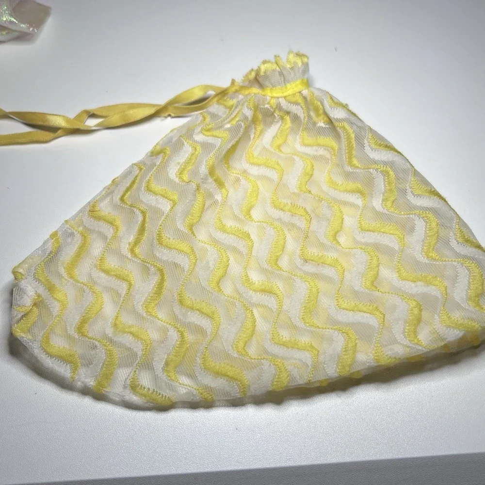 Vintage 1978 Barbie Pretty Changes yellow and white overskirt‎